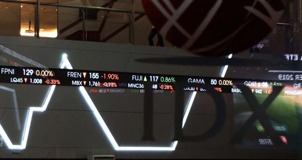 Dalam sepekan, dua obligasi dan tiga saham tercatat di bursa