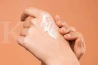 Rahasia Tangan Awet Muda, Ini 5 Manfaat Ajaib Hand Cream yang Wajib Dicoba