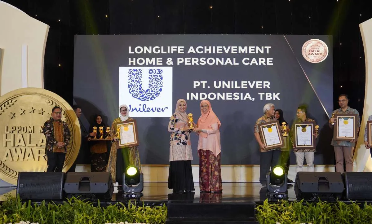 Unilever Indonesia  Raih Dua Predikat Bergengsi di LPPOM MUI Halal Award 2023 