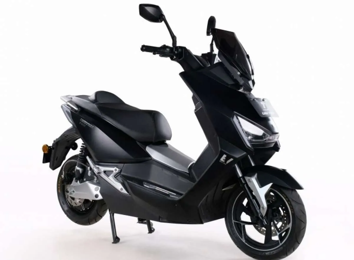 Mulai dipasarkan, harga motor listrik United T1800 bersaing dengan Gesits dan Nmax