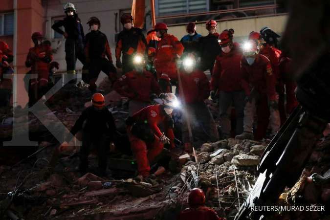 Seorang pria selamat setelah terkubur 33 jam, korban tewas gempa Turki capai 62 orang