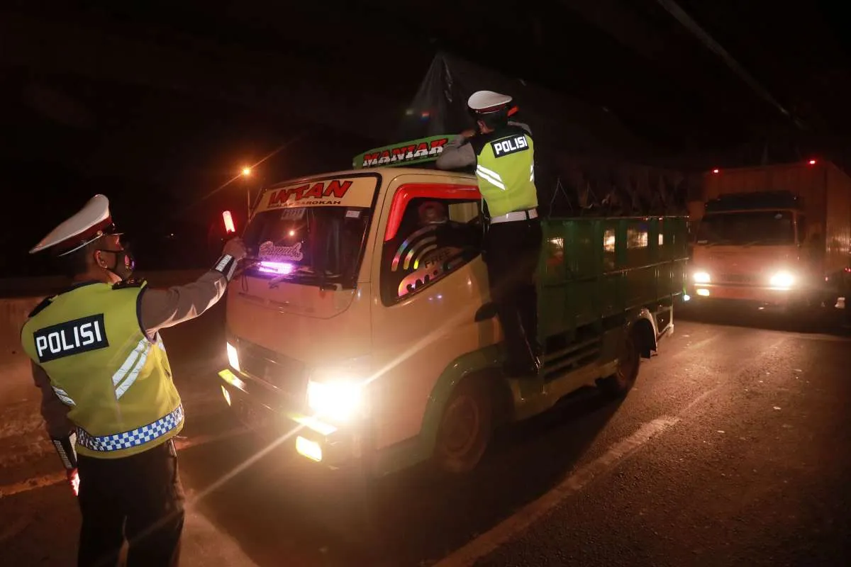 Polisi lakukan tes acak, 4.000 lebih pemudik terinfeksi Covid-19! 