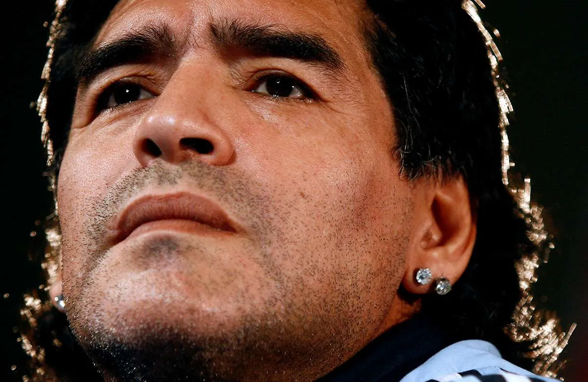 Putri Maradona: Baju Hand of God yang Sedang Dilelang Bukan Digunakan Saat Cetak Gol