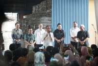 Mendag Zulkifli Hasan Dampingi Presiden Salurkan Bantuan Pangan di Cibitung