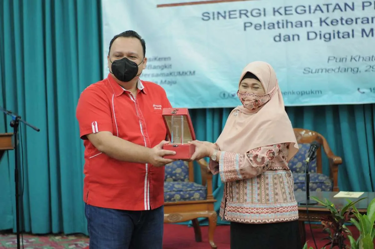 Telkomsel dan Kemenkop UKM dorong pemulihan UKM di masa pandemi melalui 99% Usahaku