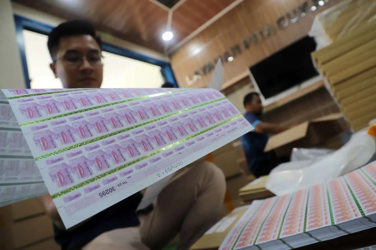 Harga Jual Eceran Naik, Pengusaha Rokok Borong 17 Juta Pita Cukai di 2025