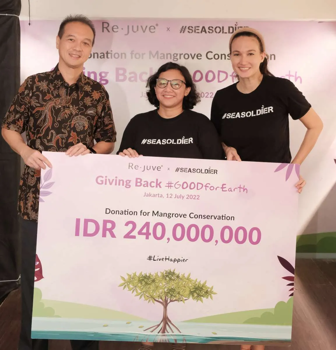 Re.juve Serahkan Donasi Rp 240 Juta kepada Seasoldier untuk Konservasi 1 ha Bakau
