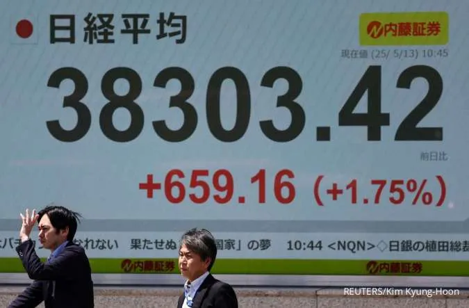Shares Up Slightly, Dollar Struggles as Investors Consider Tariff Truce