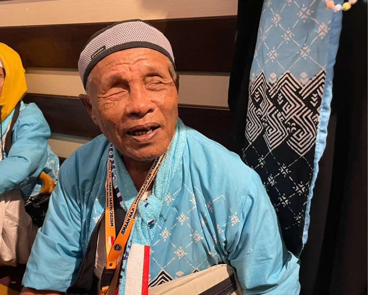 Terbatas Penglihatan, Tak Terbatas Tekad: Mbah Sarjo Menjemput Panggilan Haji