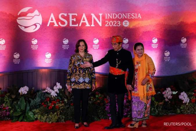 Berbaju Adat Betawi, Presiden dan Ibu Iriana Gelar Gala Dinner KTT Ke-43 ASEAN