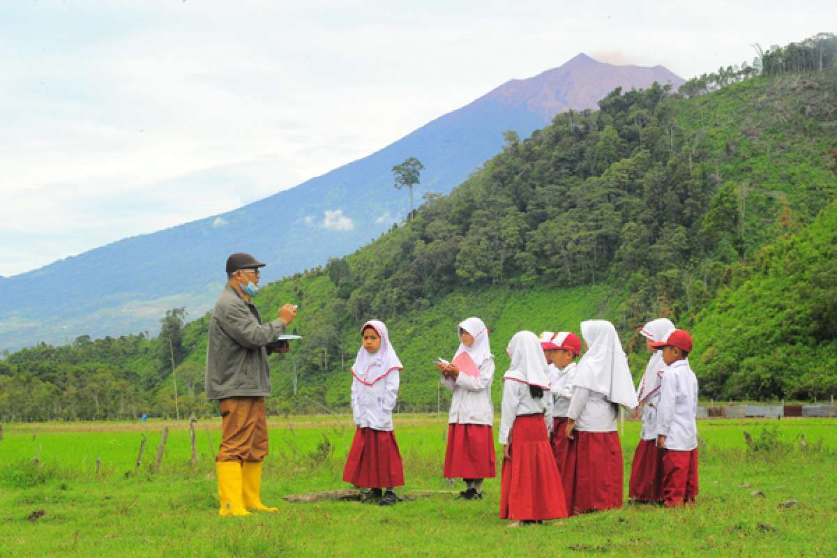 Guru Berkualitas di Daerah Terpencil Masih Minim Hingga Kini
