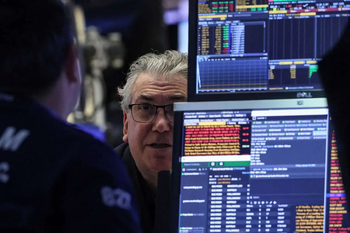 Wall Street Mixed, S&P 500 dan Nasdaq Turun Karena Investor Menanti Data Inflasi AS