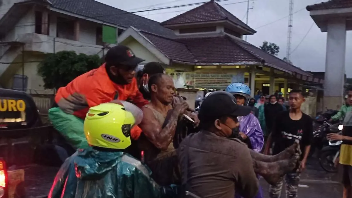 Dampak erupsi Semeru, 1 orang meninggal sementara 10 orang masih tertinggal