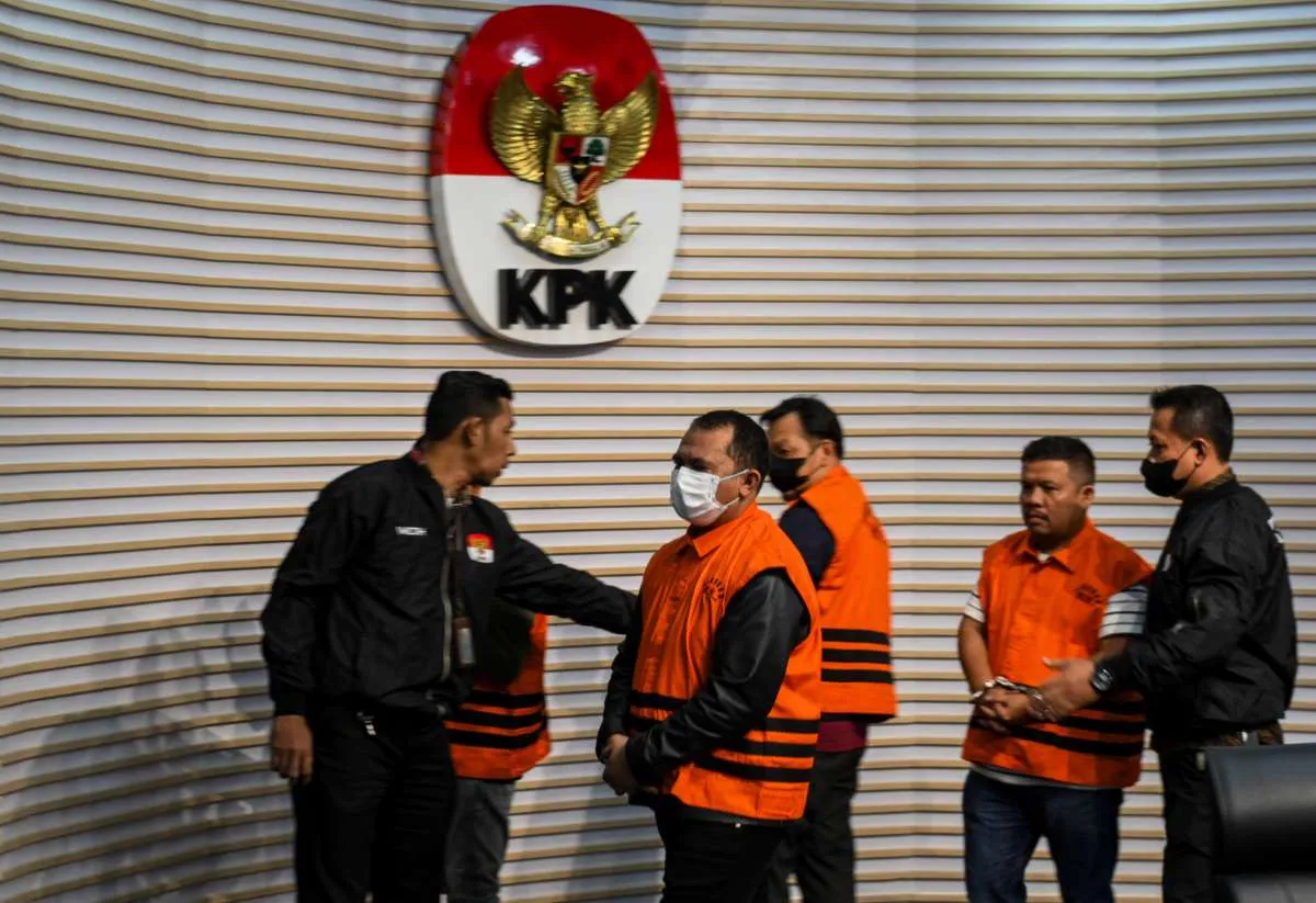 Bupati Labuhanbatu Erik Adtrada Ritonga Ditetapkan Sebagai Tersangka Suap