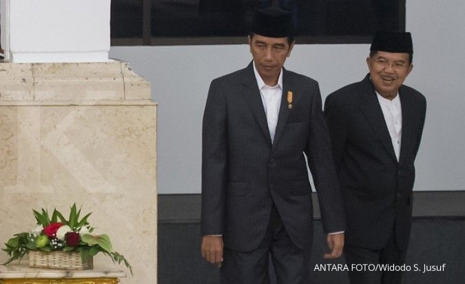 Di Natuna, Jokowi gelar rapat dalam kapal perang