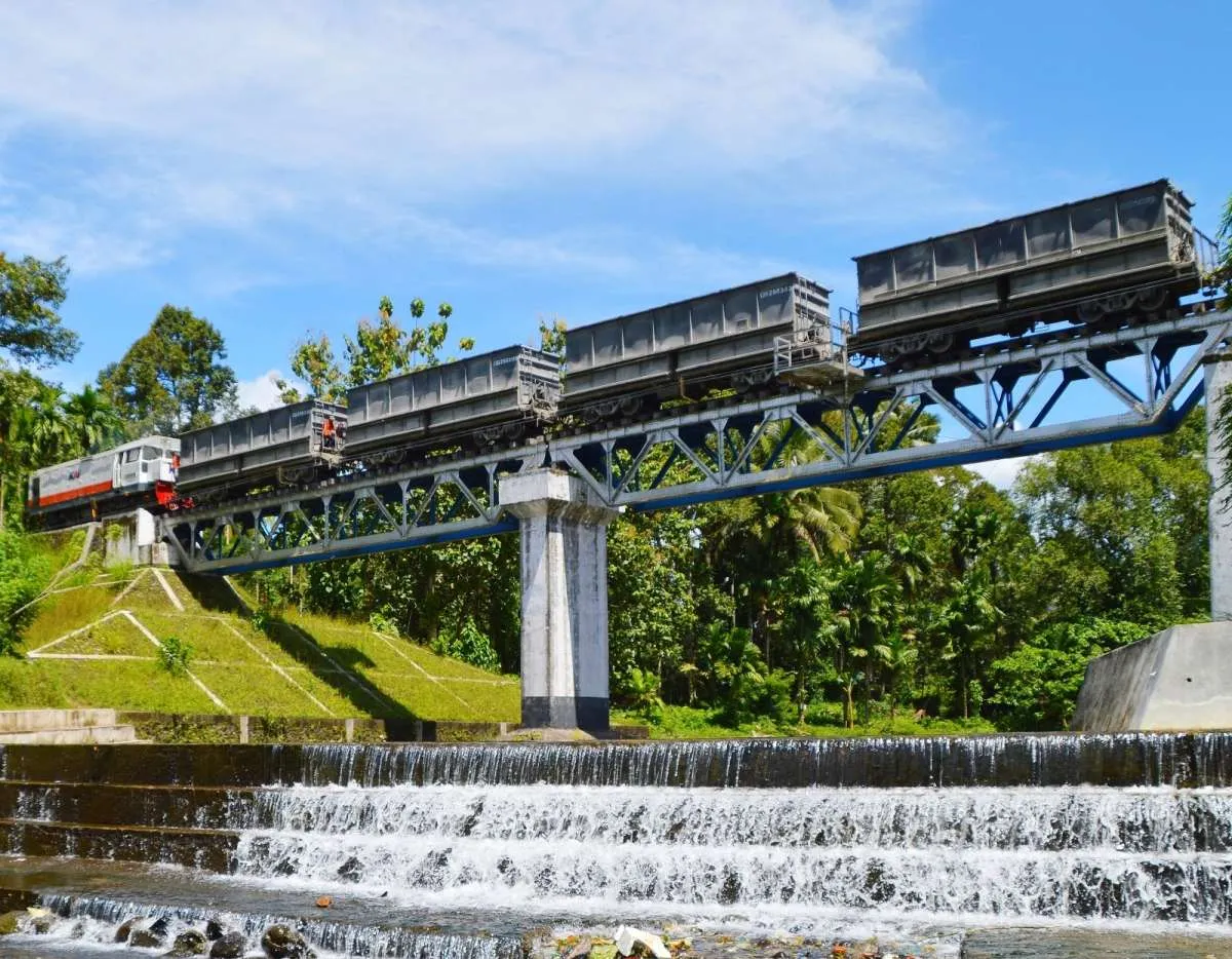 KAI Angkut 30,7 Juta Ton Barang pada Semester I-2023