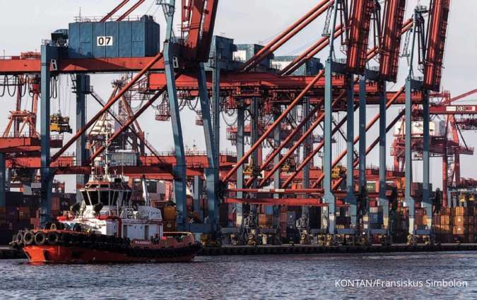 Aktivitas Impor Meningkat, Surplus Neraca Perdagangan November 2023 akan Menurun