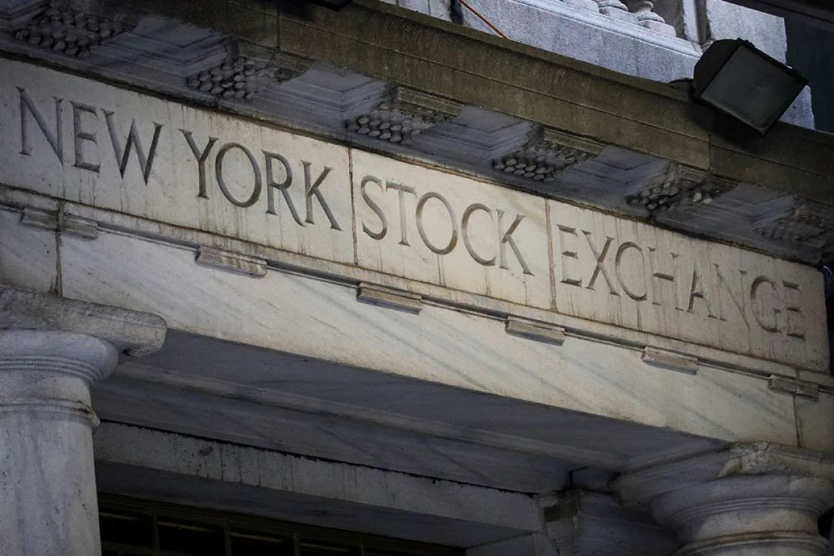 Wall Street naik, disokong rebound ekonomi di tengah kenaikan kasus corona