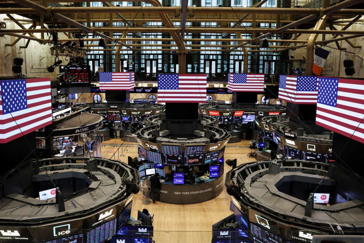 UPDATE: Wall Street Turun Tipis, Powell Tak Beri Sinyal Baru Soal Arah Suku Bunga