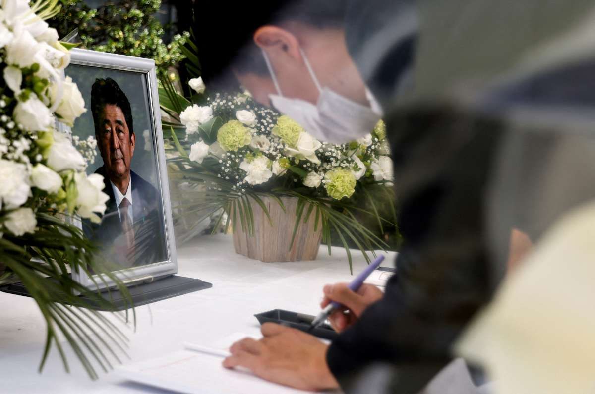 The 2,5 Seconds of Security Lapses That Sealed Shinzo Abe's Fate, Analysis