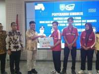 Bupati Tegal Serahkan BLT Dana Bagi Hasil Cukai Hasil Tembakau ke Pekerja Sampoerna