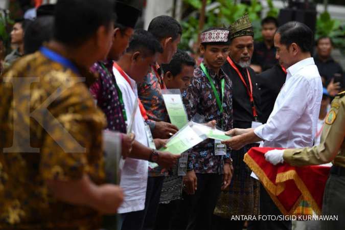 Berikan izin hutan sosial, Jokowi ancam bila ada penelantaran