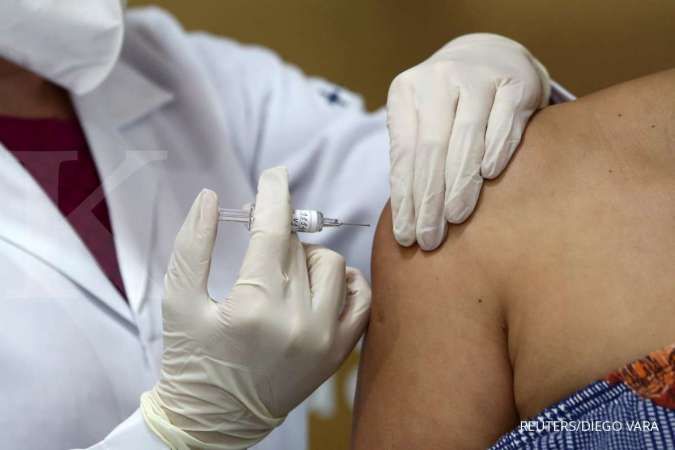 U.S. plans to distribute COVID-19 vaccine immediately after regulators authorize it 