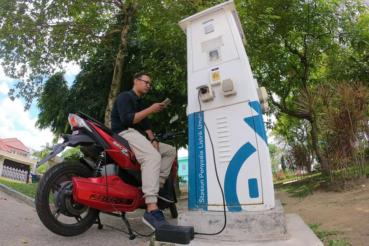Begini syarat untuk mengisi daya kendaraan listrik di rumah