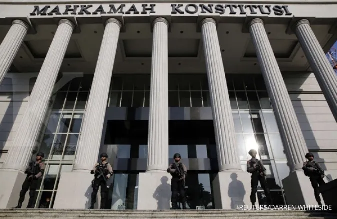 Thousands of police readied for MK ruling