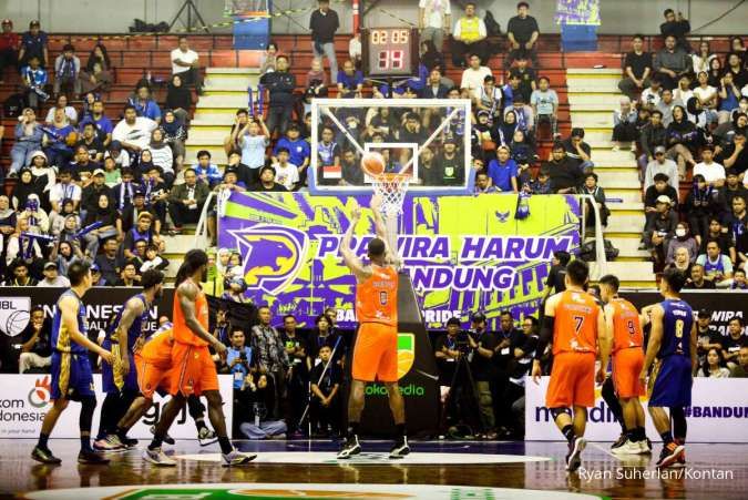 Prawira Harum Bandung vs Pelita Jaya Jakarta