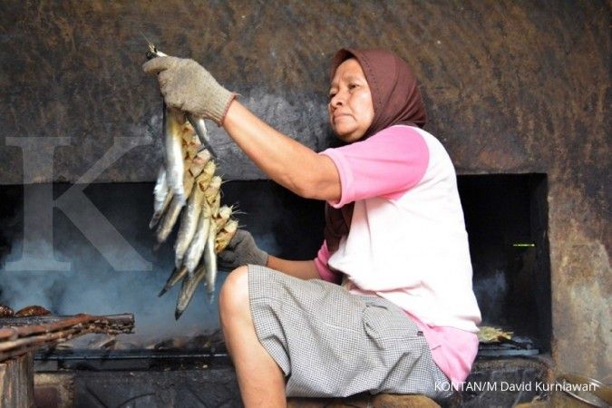 Pertambakan, tambak ikan, sentra usaha ikan mujair asap di Sidoarjo