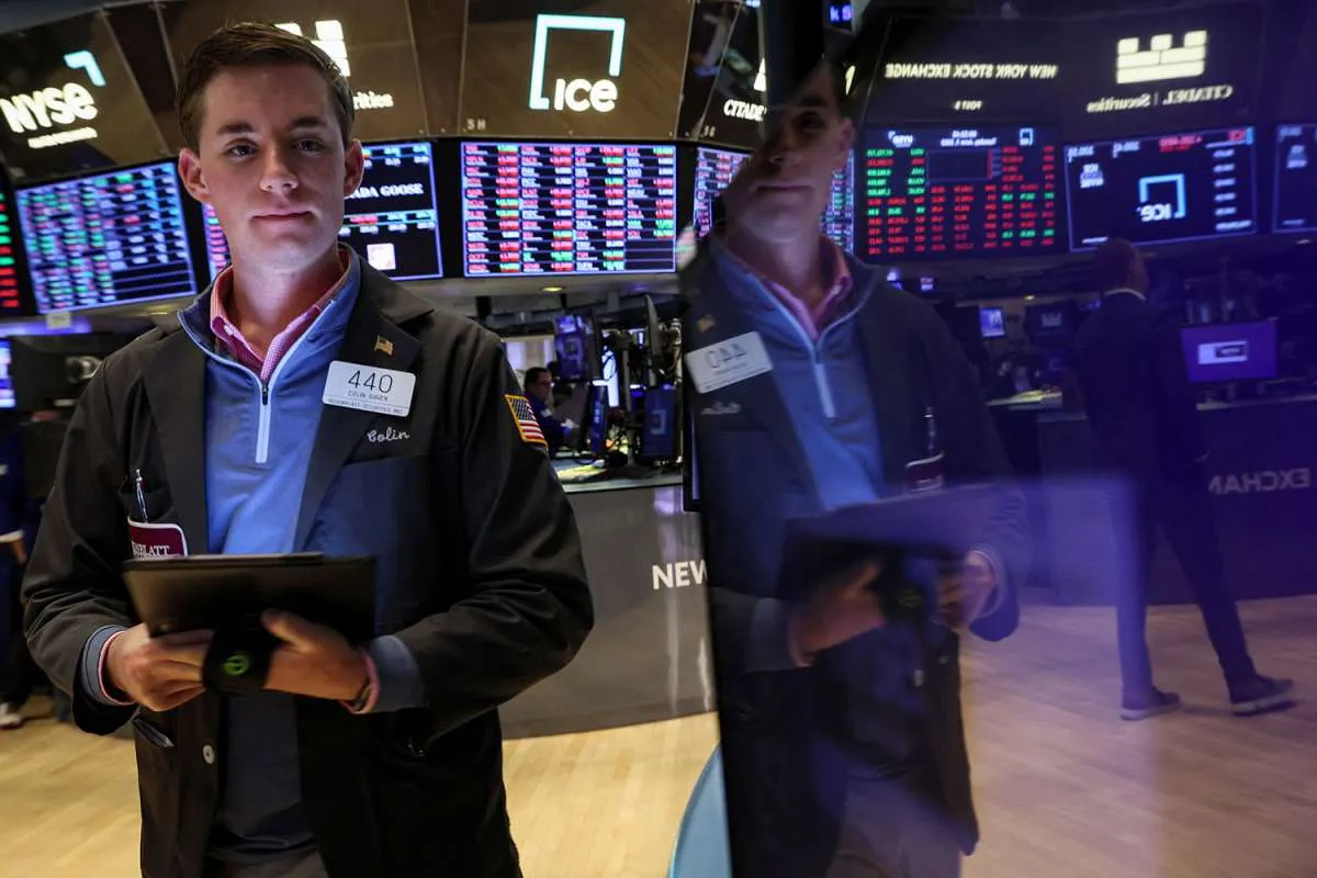 Wall Street Melorot, Data China yang Lemah Memicu Kekhawatiran Perlambatan Ekonomi