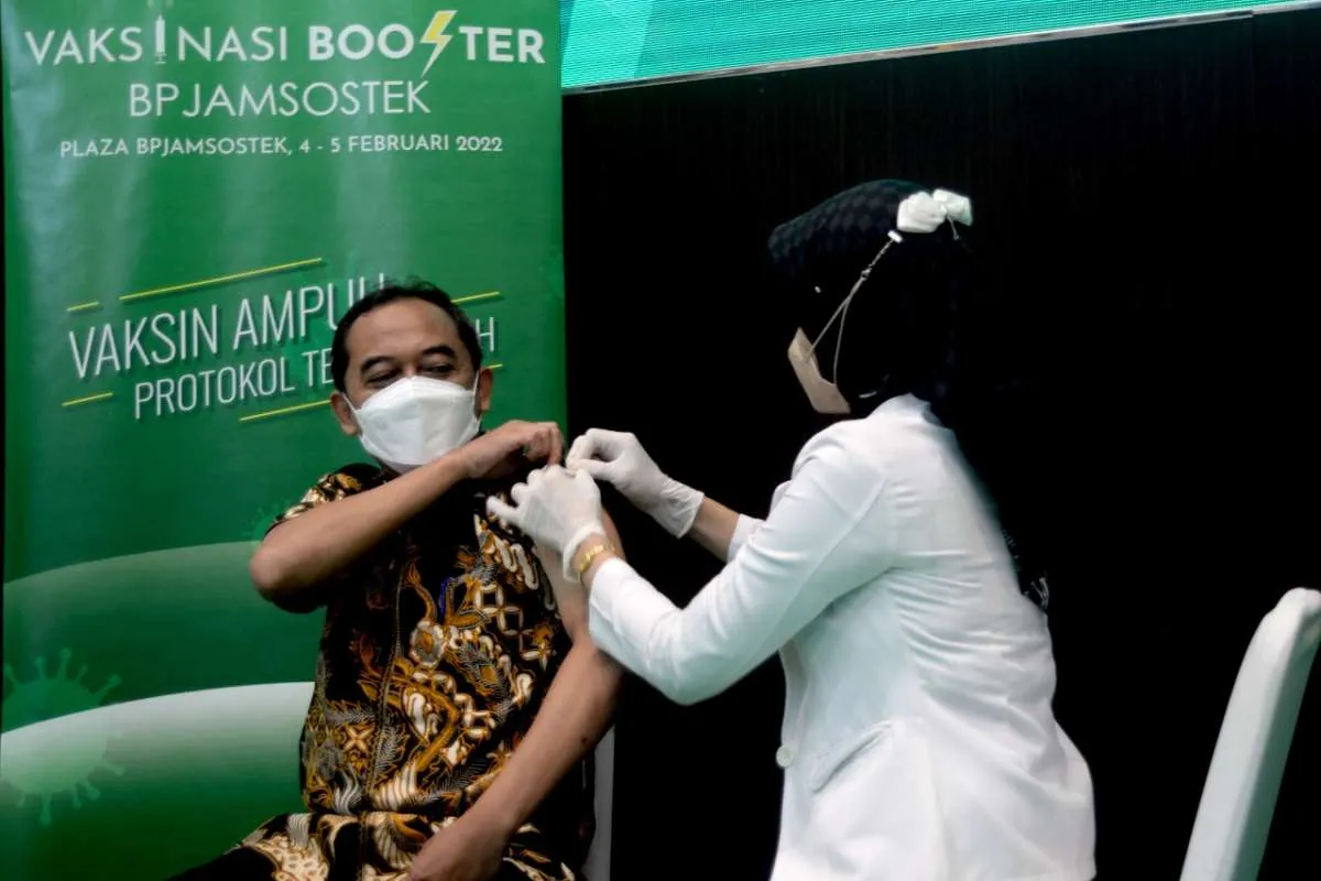 Tekan Penyebaran Covid-19, Karyawan BPJamsostek Dapat Suntikan Vaksin Booster