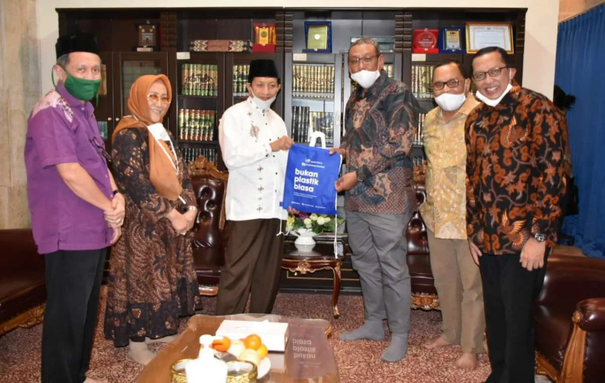 Dukung new normal, Polytama sumbang tas ramah lingkungan ke Masjid Istiqlal