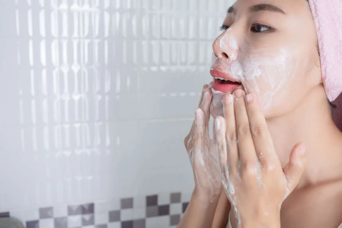 6 Manfaat Cuci Muka secara Rutin beserta Tips Memilih Jenis Sabun