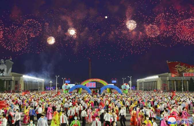 Korut Peringati Kelahiran Kim Il Sung dengan Musik dan Tarian, Tanpa Parade Militer