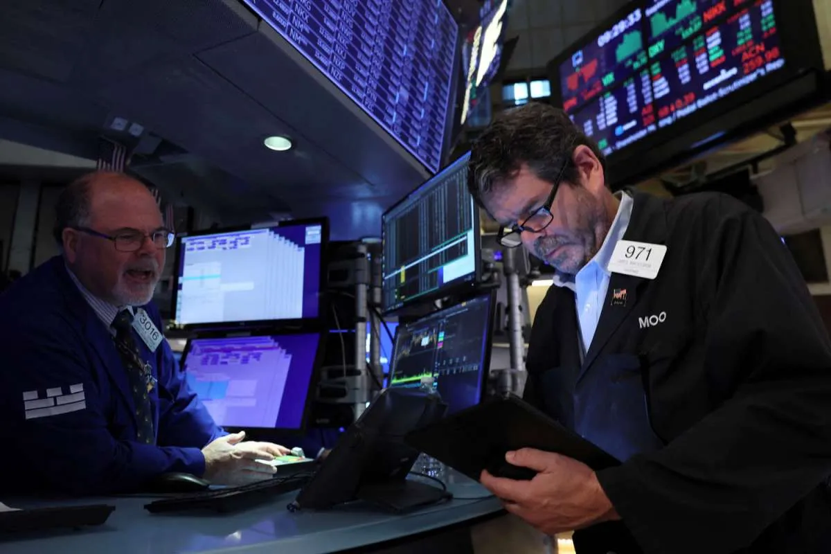 Wall Street Tertekan, Investor Menunggu Data Tenaga Kerja Jelang Akhir Pekan