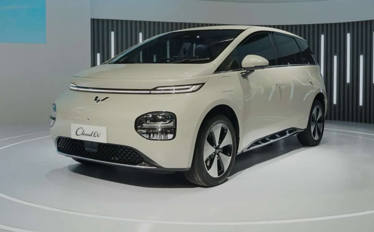 Wuling Motors Perkenalkan Eksterior dan Interior Mobil Listrik Cloud EV