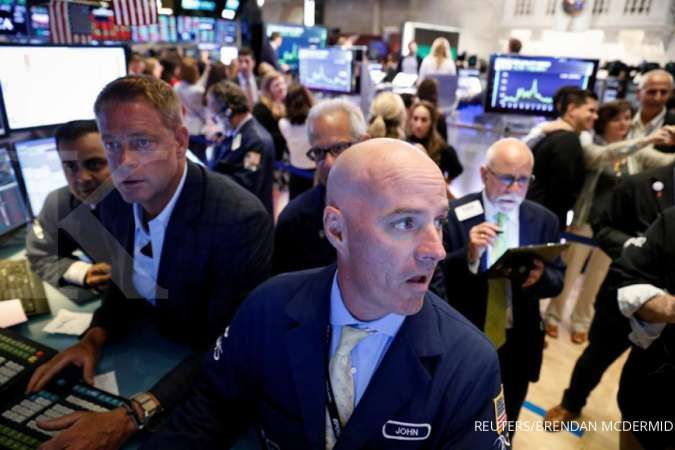 Wall Street terjun akibat perang mata uang dan eskalasi perang dagang