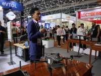 Perang Iran Menaikkan Biaya dan Merusak Suasana Pameran Dagang Terbesar China