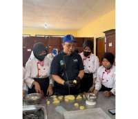 Ratusan Siswa SMKN 3 Kediri Belajar Buat Roti dari Bogasari 