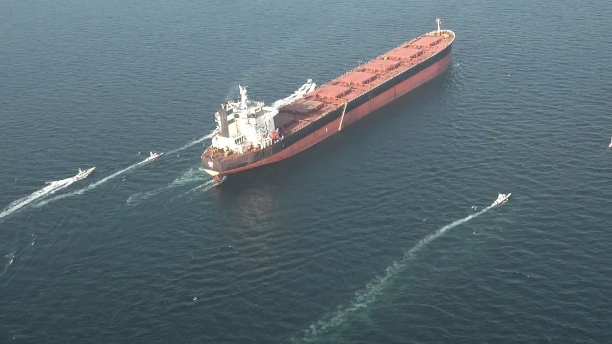 Asuransi Cabut Perlindungan Risiko Perang, Pengiriman Minyak di Selat Hormuz Lumpuh