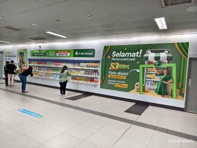 AlloFresh Hadirkan Dinding Belanja di Stasiun MRT Bundaran HI