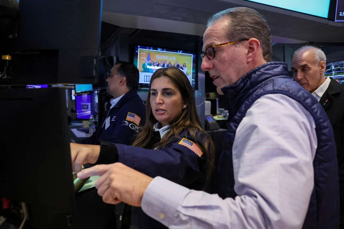 Wall Street Naik Mengawali Pekan Ini Senin (29/4), Seiring Lompatan Tesla dan Apple