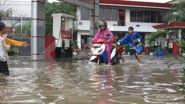 Depan Istana Negara banjir selutut 