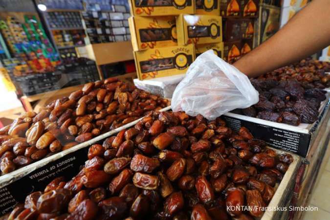 Salah satu manfaat kurma adalah menurunkan jumlah kolesterol.