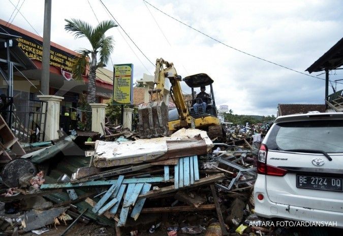 Jumlah pengungsi korban tsunami Selat Sunda di Lampung mencapai 2.500 orang