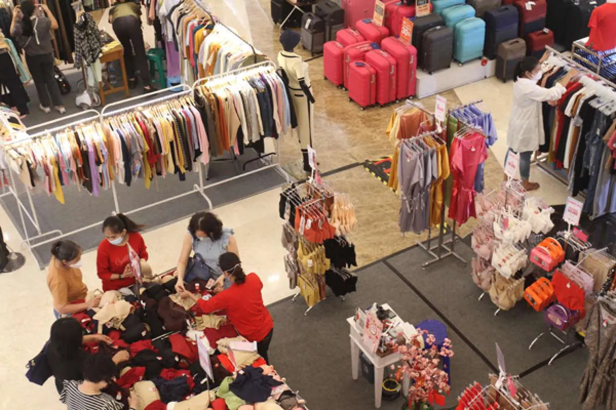 Daya Beli Tertekan Akibat Kenaikan Harga Barang, Begini Efeknya ke Sektor Ritel