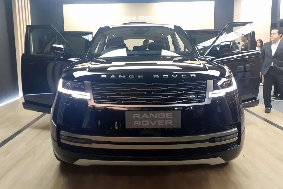 Range Rover Resmi Luncurkan SUV Elektrifikasi Terbaru