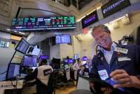 Wall Street: S&P 500 dan Nasdaq Ditopang Nvidia, Saham Walmart Cetak Rekor Baru